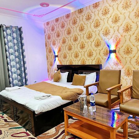 Roseline Inn Σριναγκάρ Εξωτερικό φωτογραφία