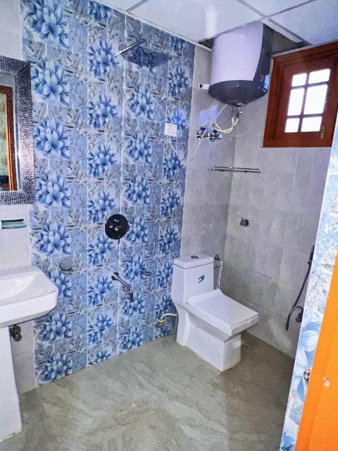 Roseline Inn Σριναγκάρ Εξωτερικό φωτογραφία