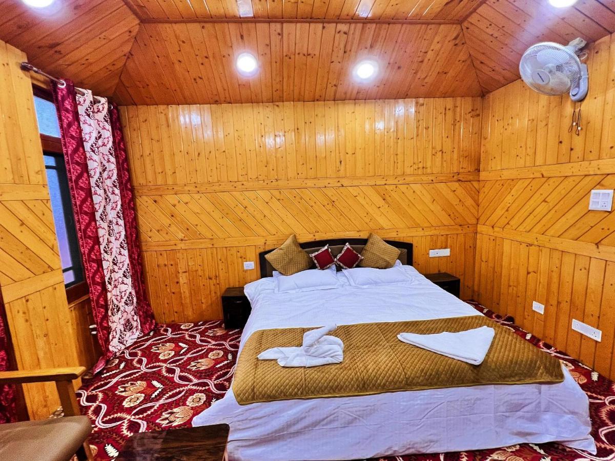 Roseline Inn Σριναγκάρ Εξωτερικό φωτογραφία