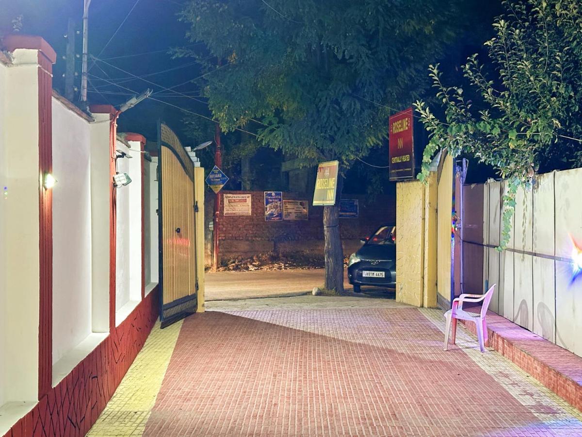 Roseline Inn Σριναγκάρ Εξωτερικό φωτογραφία