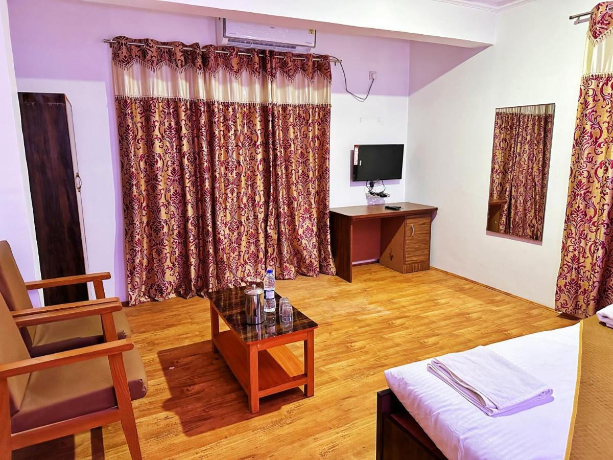 Roseline Inn Σριναγκάρ Εξωτερικό φωτογραφία
