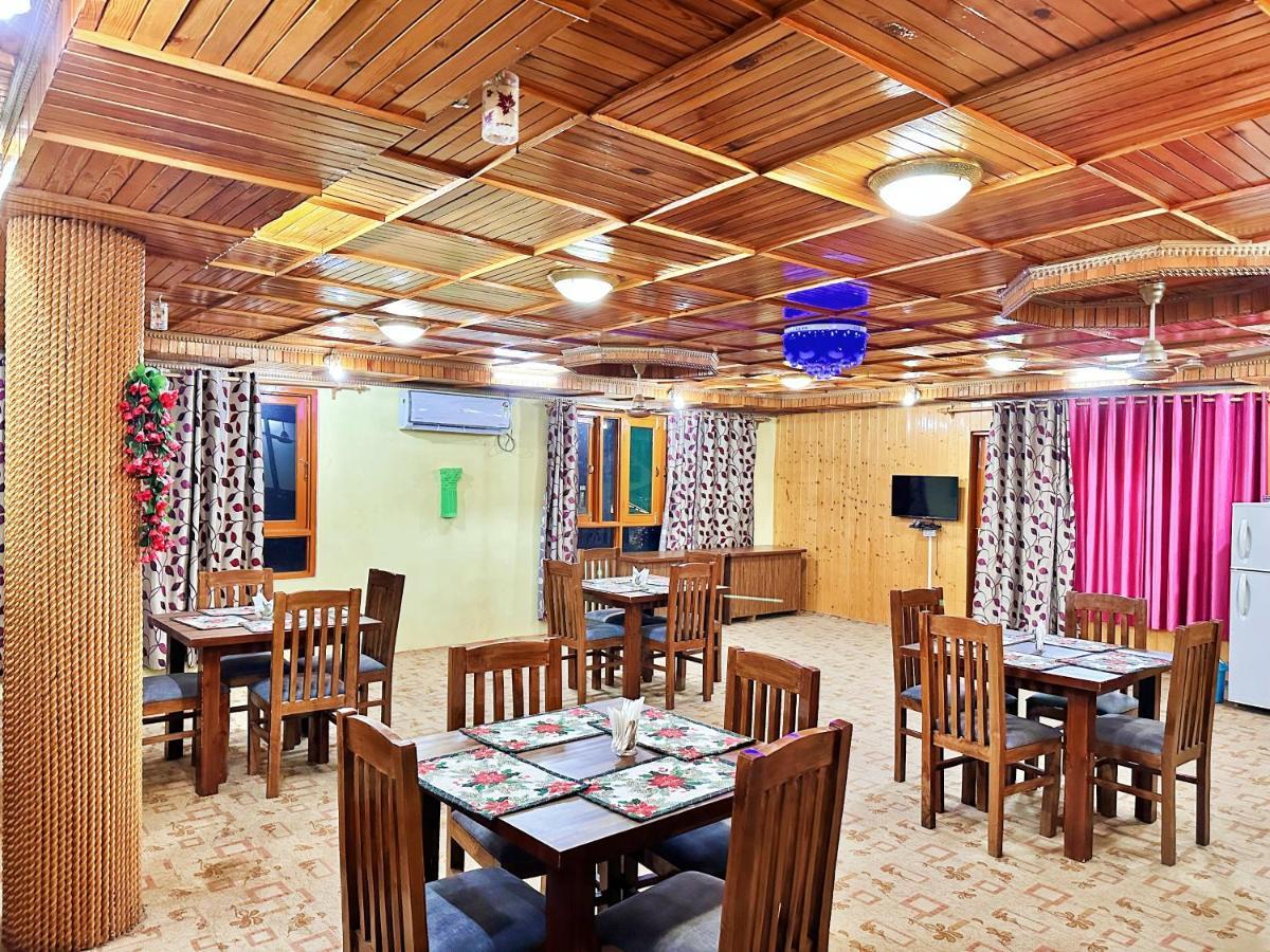 Roseline Inn Σριναγκάρ Εξωτερικό φωτογραφία