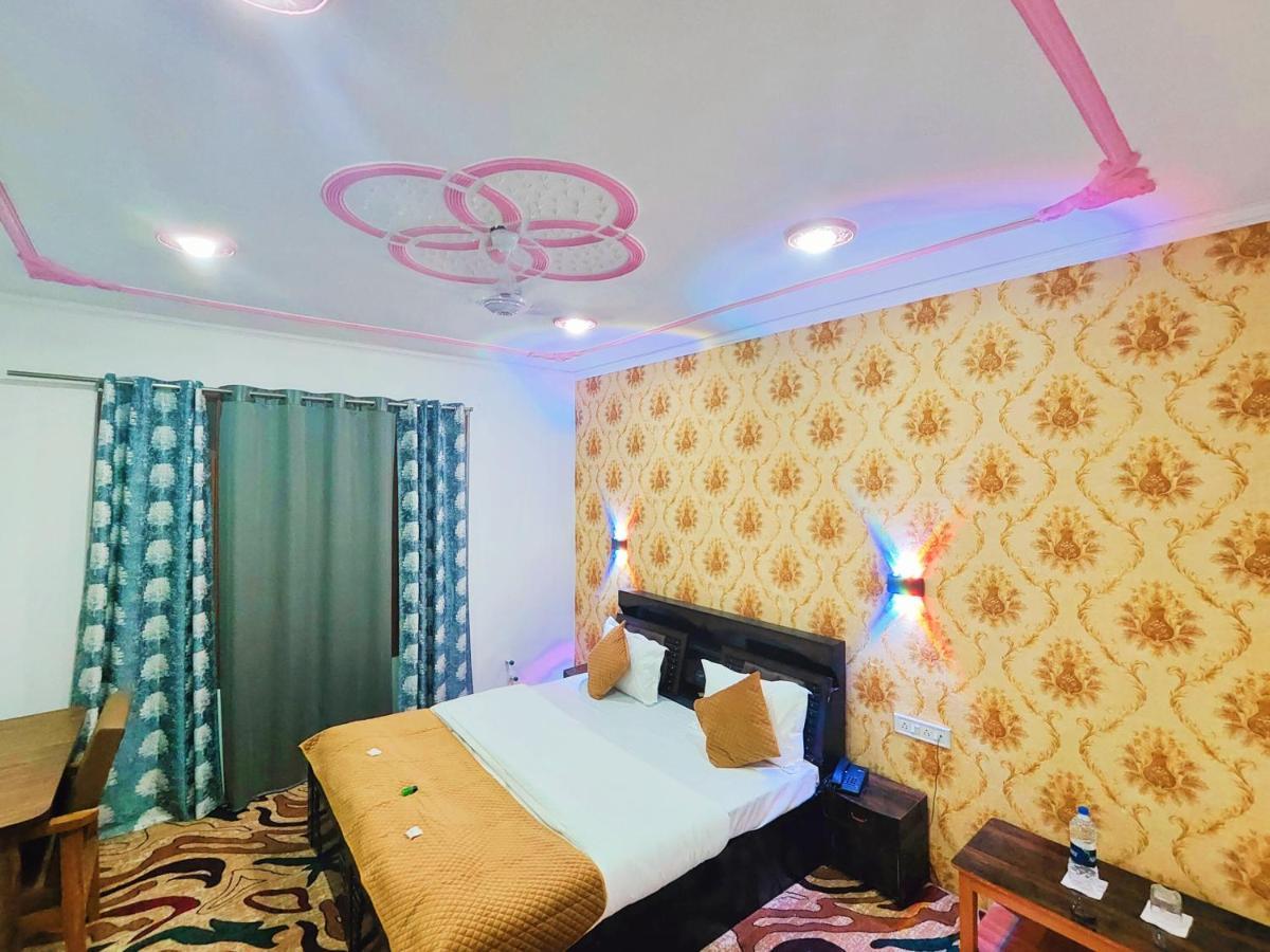 Roseline Inn Σριναγκάρ Εξωτερικό φωτογραφία