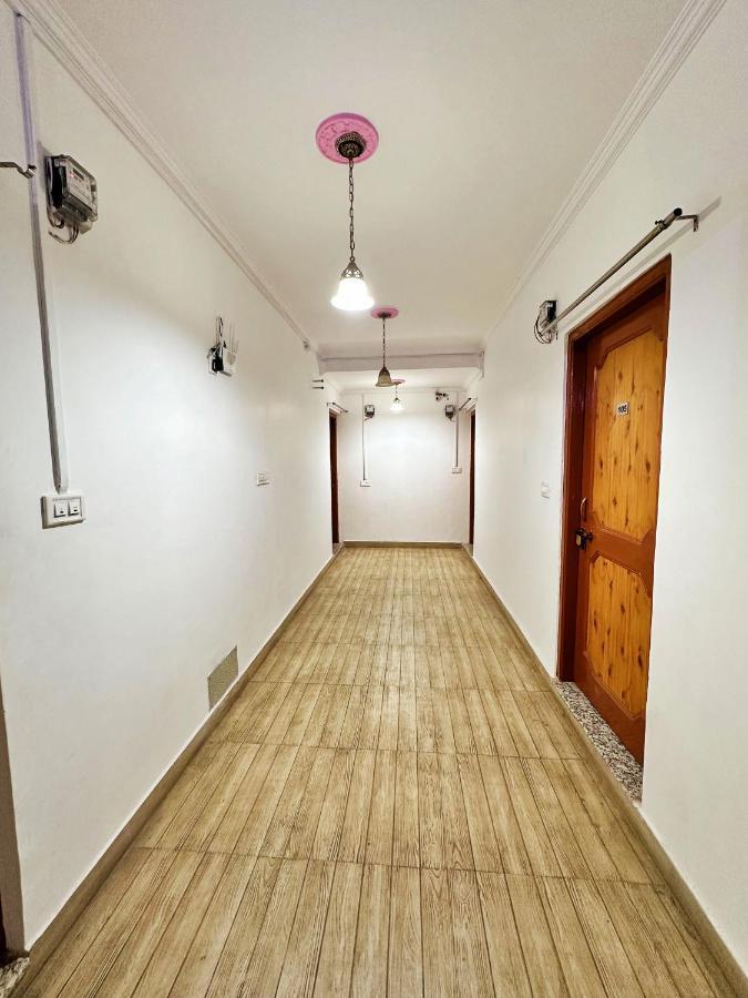 Roseline Inn Σριναγκάρ Εξωτερικό φωτογραφία