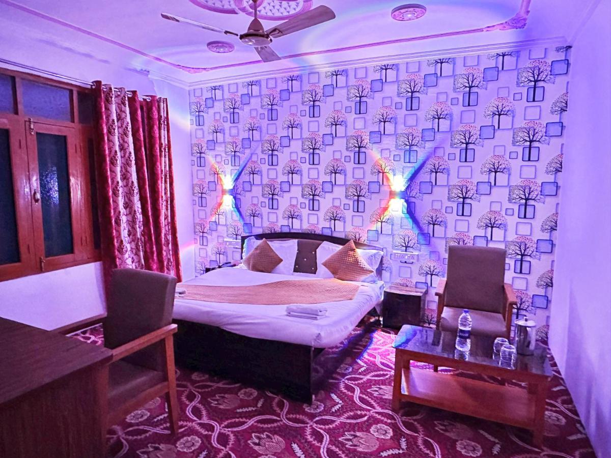 Roseline Inn Σριναγκάρ Εξωτερικό φωτογραφία