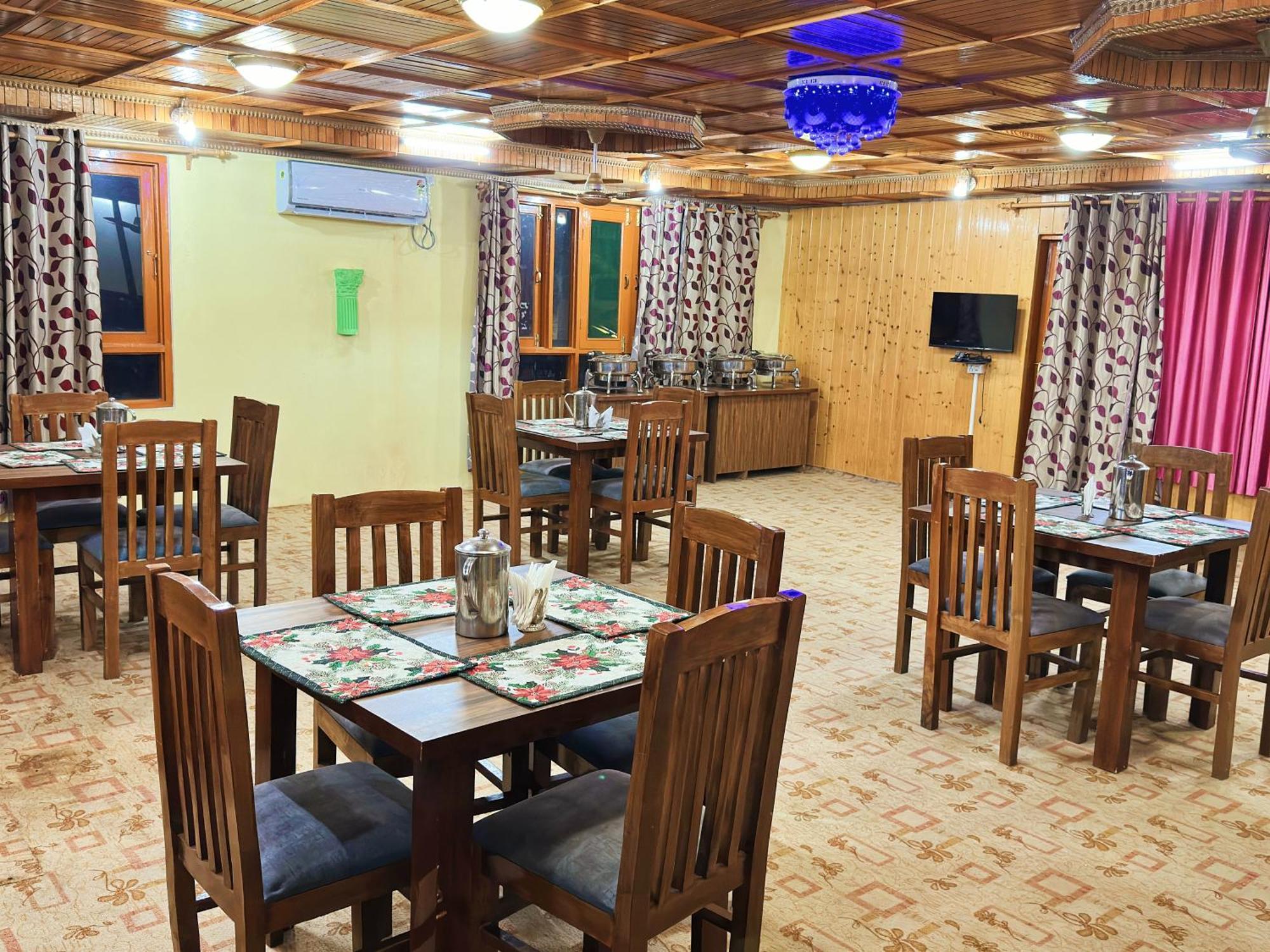Roseline Inn Σριναγκάρ Εξωτερικό φωτογραφία