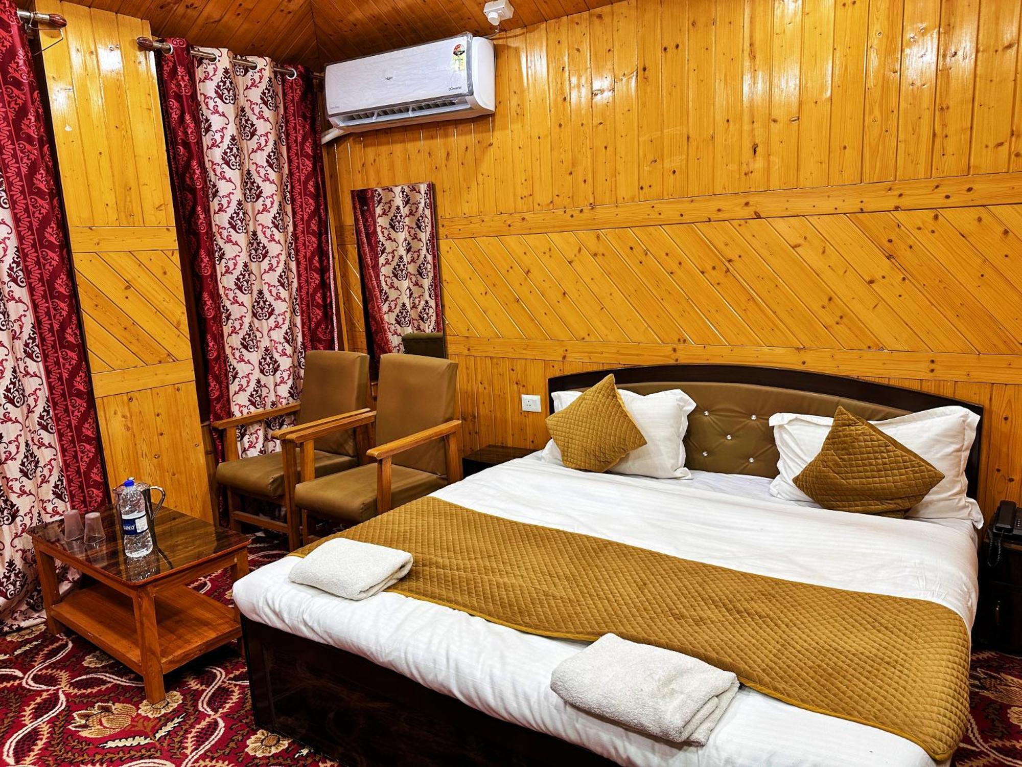 Roseline Inn Σριναγκάρ Εξωτερικό φωτογραφία